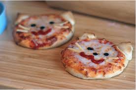 مینی پیتزا به شکل گربه پیشی