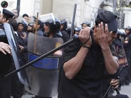  مقطتفات من صور  ثورة 25 يناير 2011 المصرية Images?q=tbn:ANd9GcTfB4YlUWPdUMZ9FXkmrhZZdQLGmBUtCHENUlM81bDG0Z6xX4rCjQ